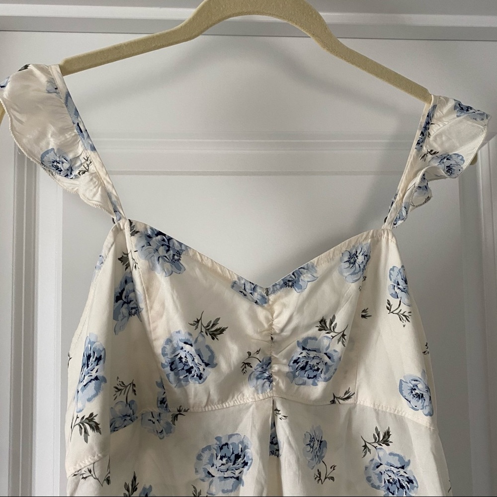 Abercrombie and Fitch Flutter Sleeve Top - Picture 4 of 5